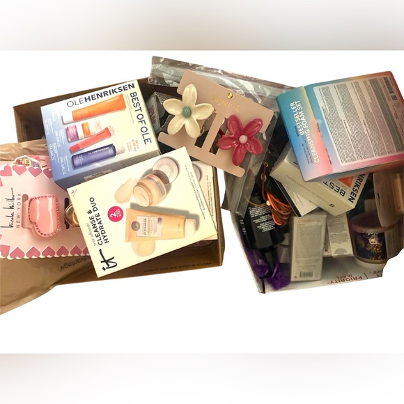 Peachy Keen Beauty box/Skin Care Box/Self Care Box/Jewelry/Hair Care - Picture 4 of 7